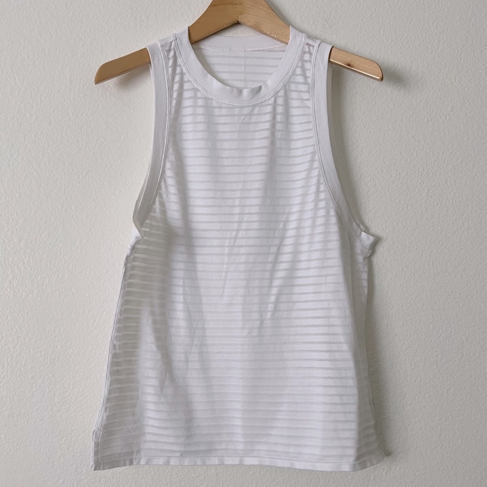 Lululemon White Stripped Top Size Unknown